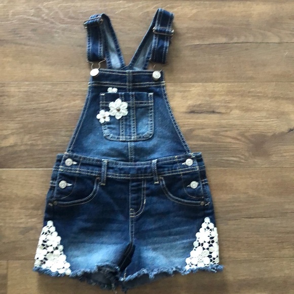 Never worn - Picture 1 of 2